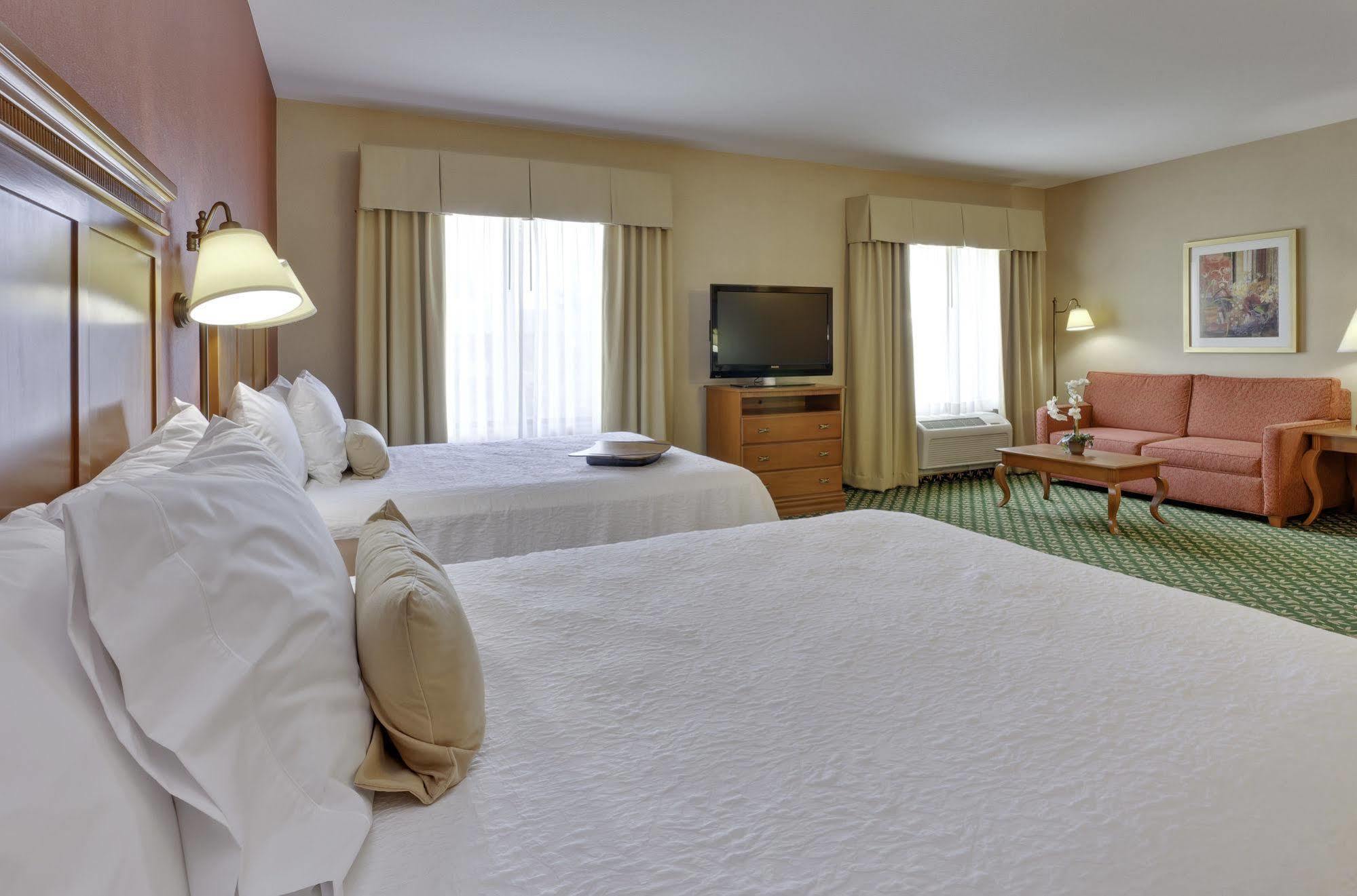 Hampton Inn & Suites Windsor-Sonoma Wine Country Экстерьер фото